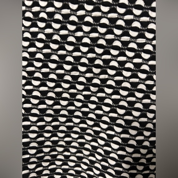 NWT Maeve Anthropologie Women's Sleeveless White Black Knit Geometric Blouse XS - Picture 4 of 7